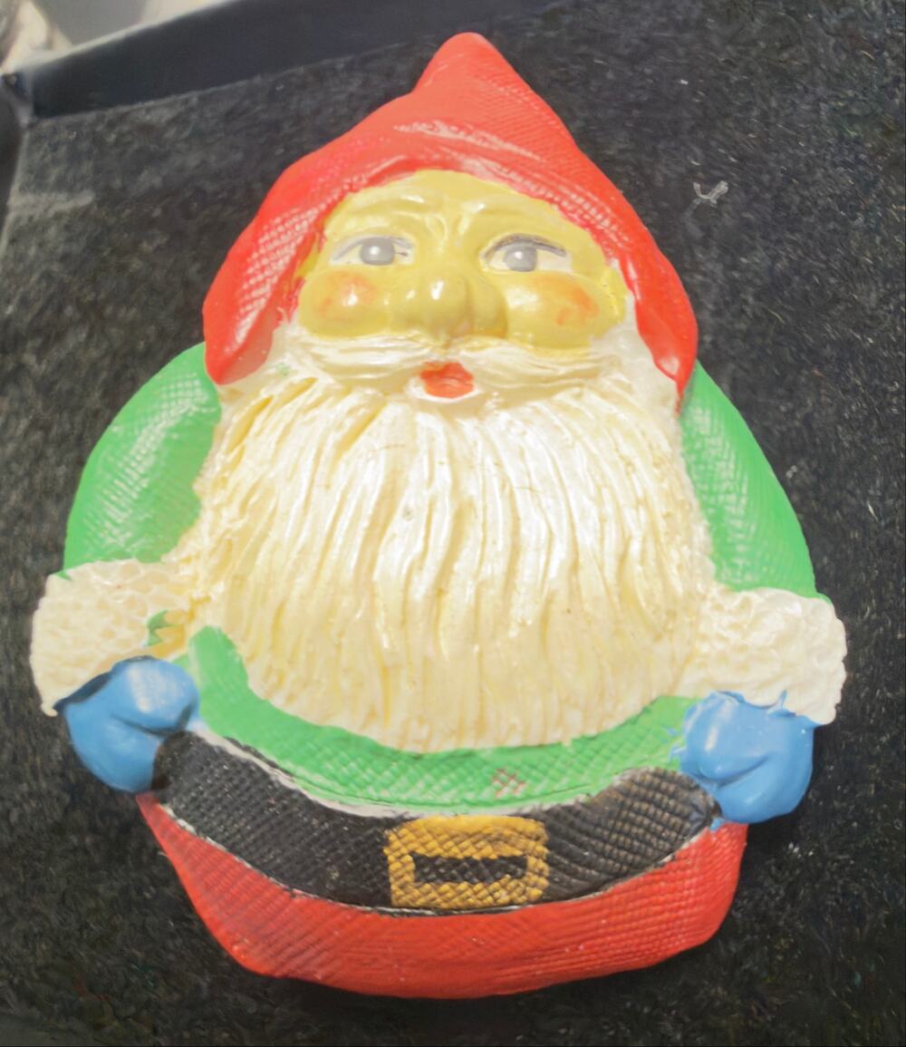 VTG Santa Claus Brooch Pin Hand Painted Resin Christmas Holiday Novelty Figural